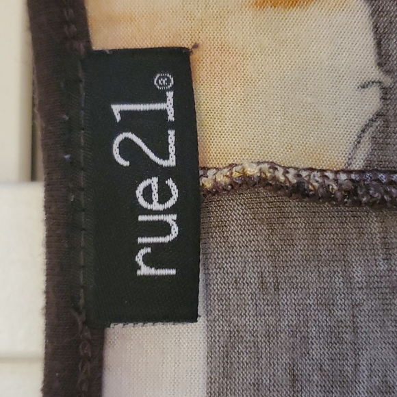 Rue21 top. S, Small. Batwing. Off-white and brown stripes with flowers. - Picture 2 of 6